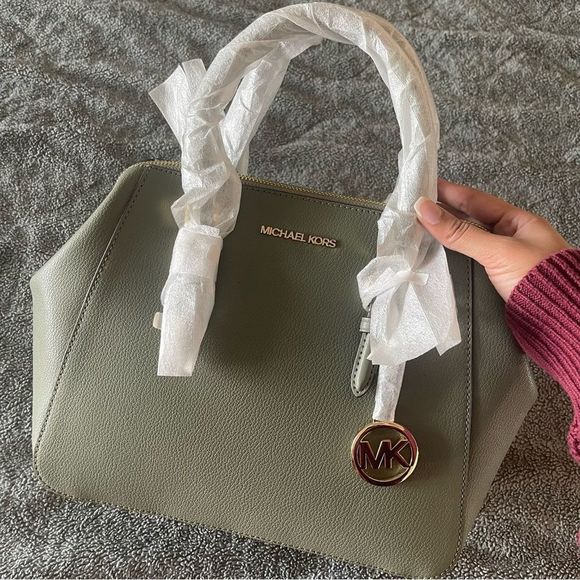 NWT Michael Kors Charlotte Large Satchel - Picture 7 of 8